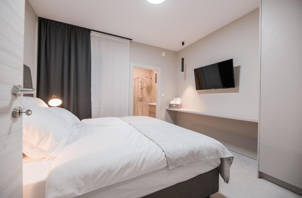 Luxury Apartments Villa Lacrima 실로 외부 사진