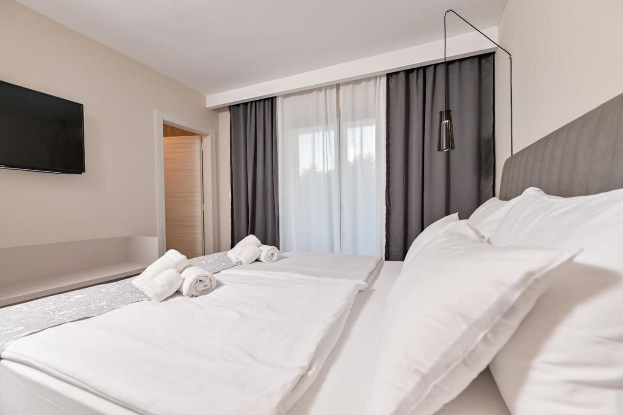 Luxury Apartments Villa Lacrima 실로 외부 사진